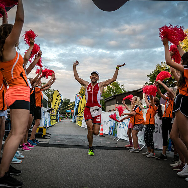 Zieleinlauf beim starlim City Triathlon Austria Wels