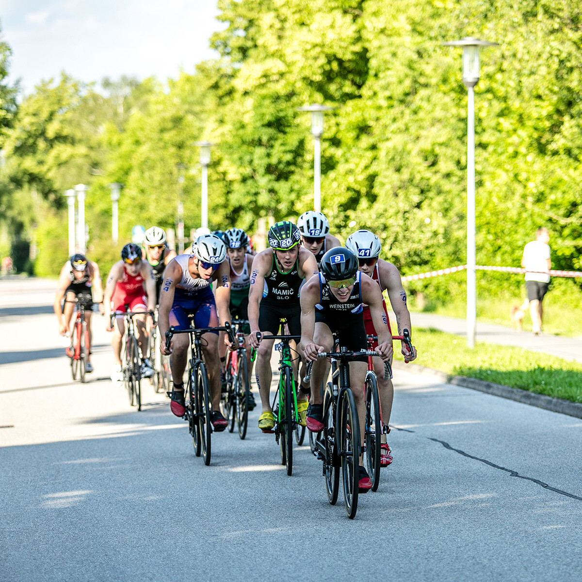 Windschattenfahren beim starlim City Triathlon Austria FestiWels